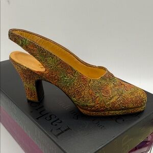 Just the Right Shoe by Raine Originals “Autumn” Leaves Item 25070 Circa 1999